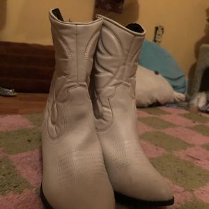 Chunky heeled white cowgirl boots